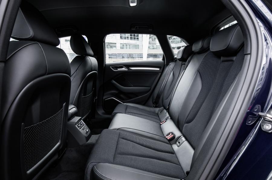 Интерьер Audi A3 Sportback e-tron (8V) 2016 года  (фото 27 из 31)